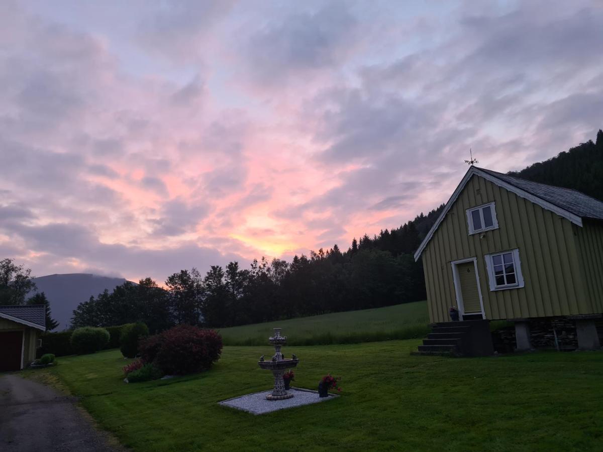 Rodseth Gardsovernatting Hytter Molde Bagian luar foto